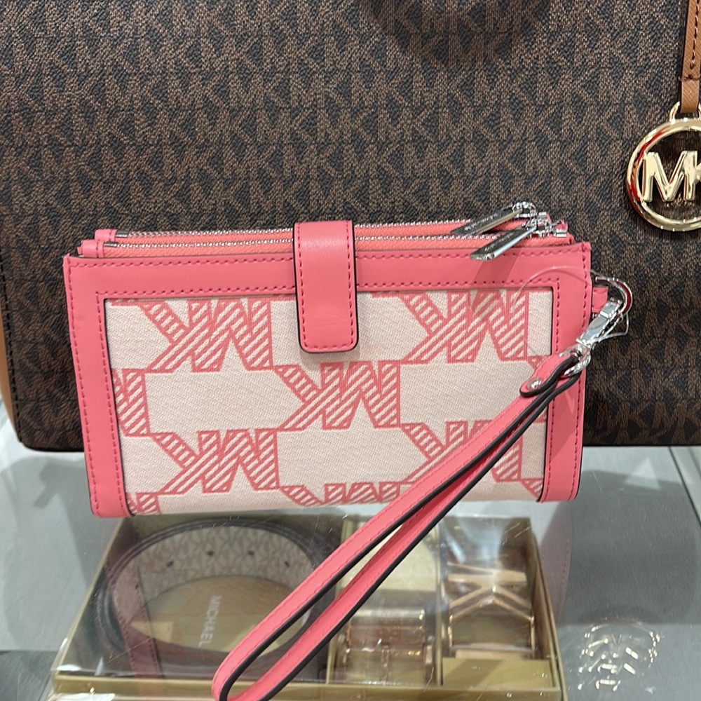 MICHAEL KORS JET SET TRAVEL 35S3GTVW7J LIGHT SAGE LG DOUBLE ZIP WRISTLET-WALLET - Picture 6 of 16